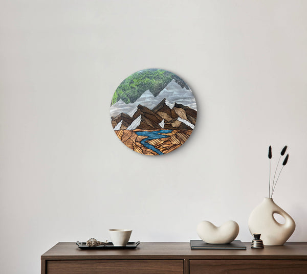 "Aurora Borealis Dreams" (18in Round)