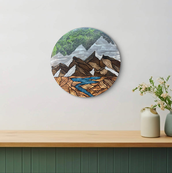 "Aurora Borealis Dreams" (18in Round)